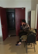 打電話 (孫文廣提供)